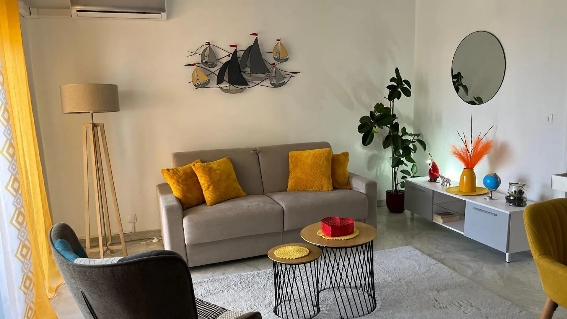 Studio Mila 尼斯